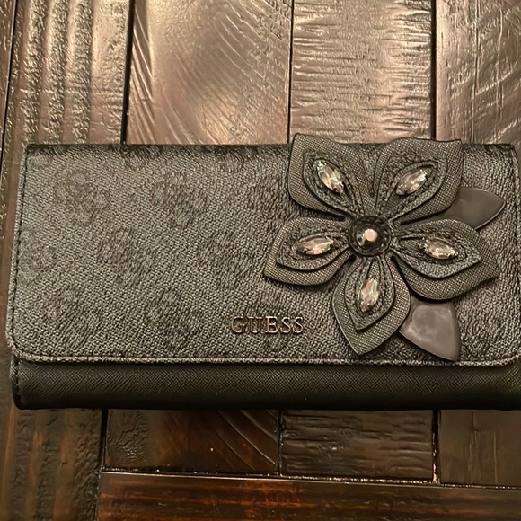 Black Guess wallet - Picture 1 of 6
